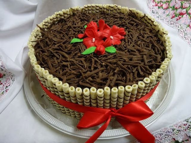 Bolo de Chocolate Decorado