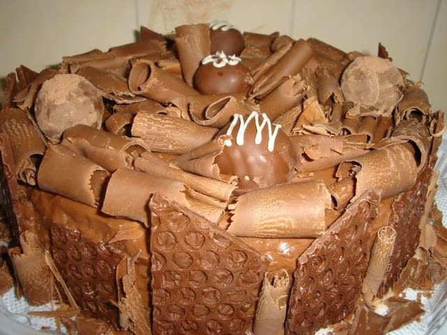 Bolo de Chocolate Decorado