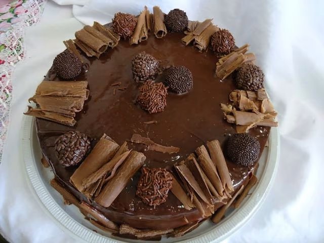 Bolo de Chocolate Decorado