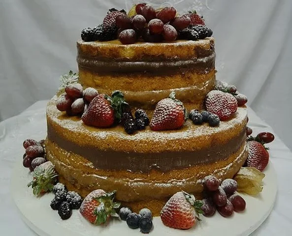 Bolo Naked Cake com Frutas