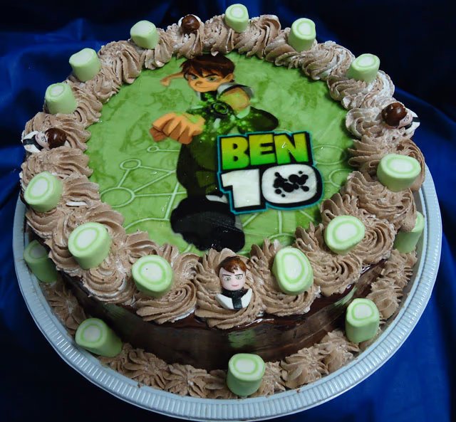 Bolo do Ben 10 de Chocolate