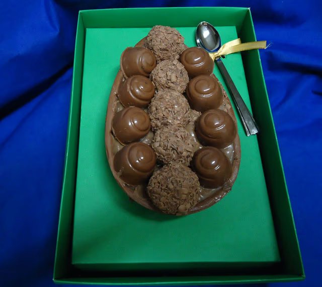 Ovo de Colher de Brigadeiro Gourmet